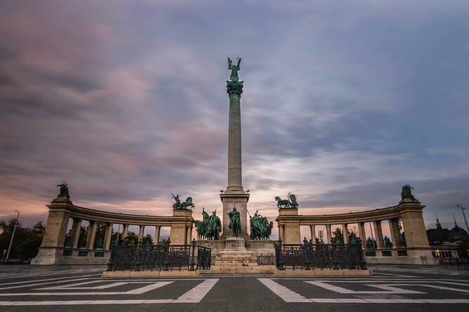 2-Hour Private Night Tour of Budapest - Crossing the illuminated Chain Bridge