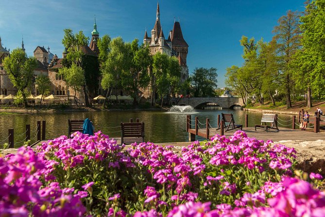 4 hours long private walking tour in Budapest - A fast first look at Budapest’s grand sights