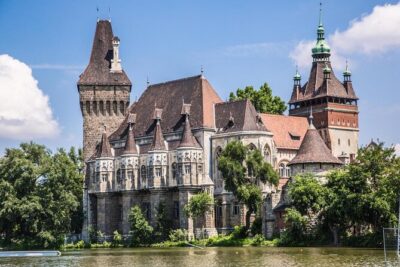 4 hours long private walking tour in Budapest
