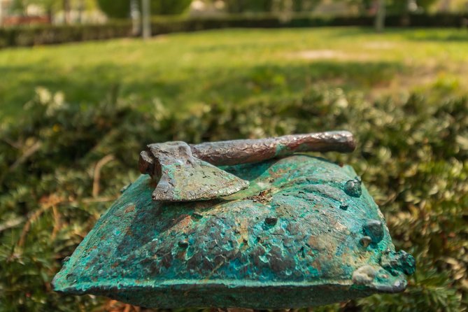 4 hours long private walking tour in Budapest - Pickup, meeting points, and getting around