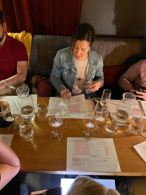 6-Tier Hungarian Wine Tasting at a Cozy Community Table - Six glasses, one clear introduction to Hungarian wine