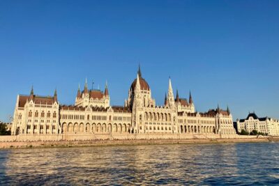 8-hour private Budapest city tour by car / minivan