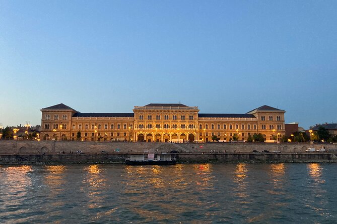 8-hour private Budapest city tour by car / minivan - Liberty Square and the Hungarian Parliament