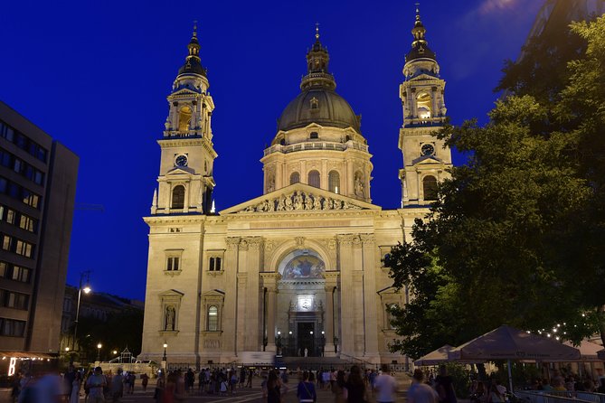 All day city tour in Budapest - Parliament on the Danube riverbank