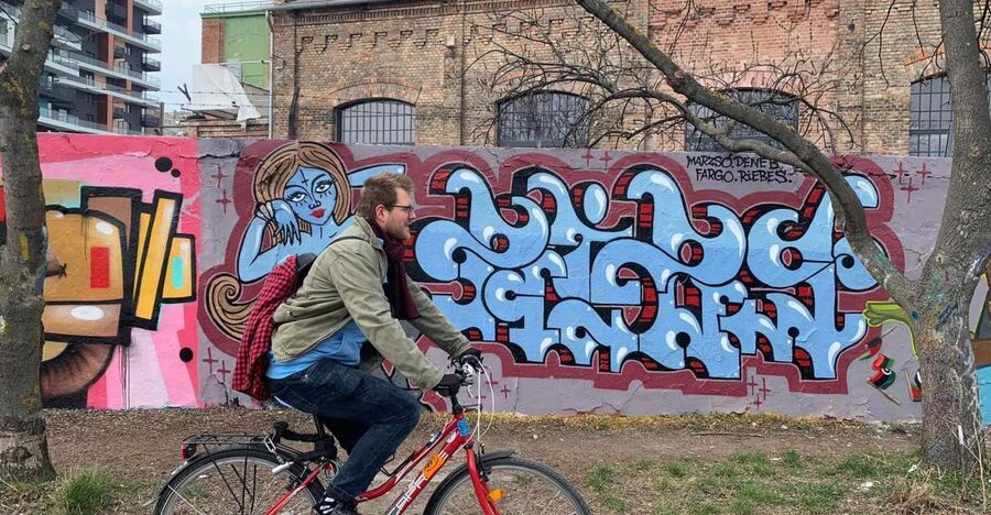 Alternative Bike tour: Graffiti Wall and Peace - Starting at the bike shop in central Hungary