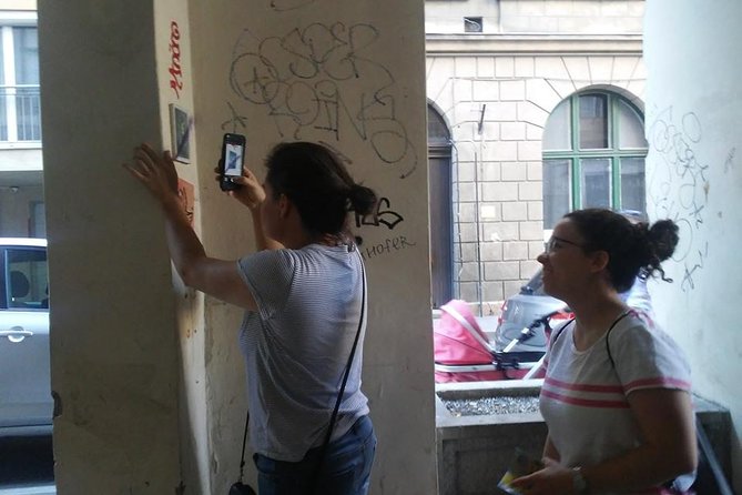 Alternative Street Art Free Walking Tour of Budapest - The finish at Szimpla Kert