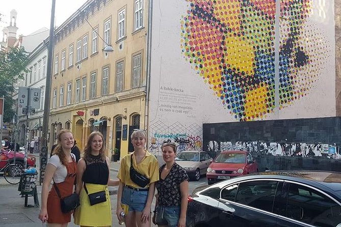 Alternative Street Art Free Walking Tour of Budapest - Group size, timing, and meeting details