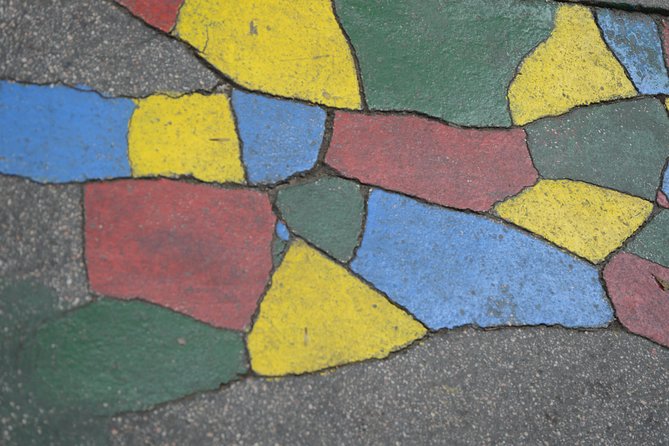 Alternative Street Art Free Walking Tour of Budapest - The guides make the difference