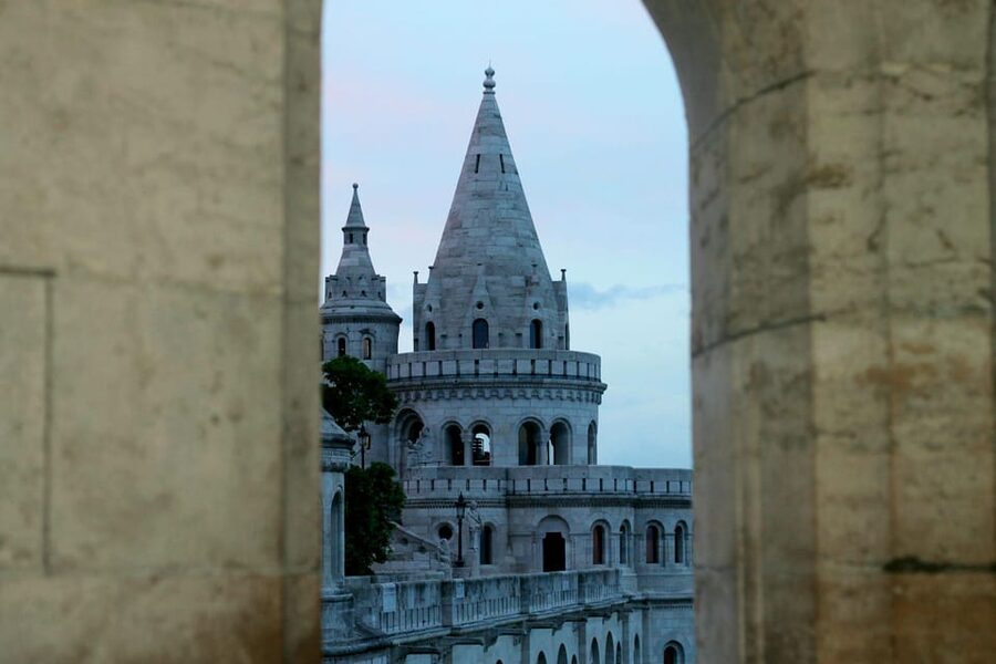 BloodThirsty Hungary: Walking tour & Dark Historical Stories - The actor guides are the main attraction