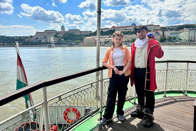 Bottomless Brunch and Cruise with Prosecco in Budapest - Who should book this brunch cruise?