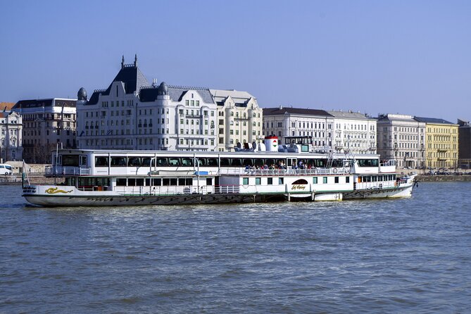 Bottomless Brunch and Cruise with Prosecco in Budapest - What you can eat from the buffet