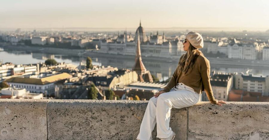 Buda Castle: Private photoshoot with a local guide - Starting at Szentháromság tér