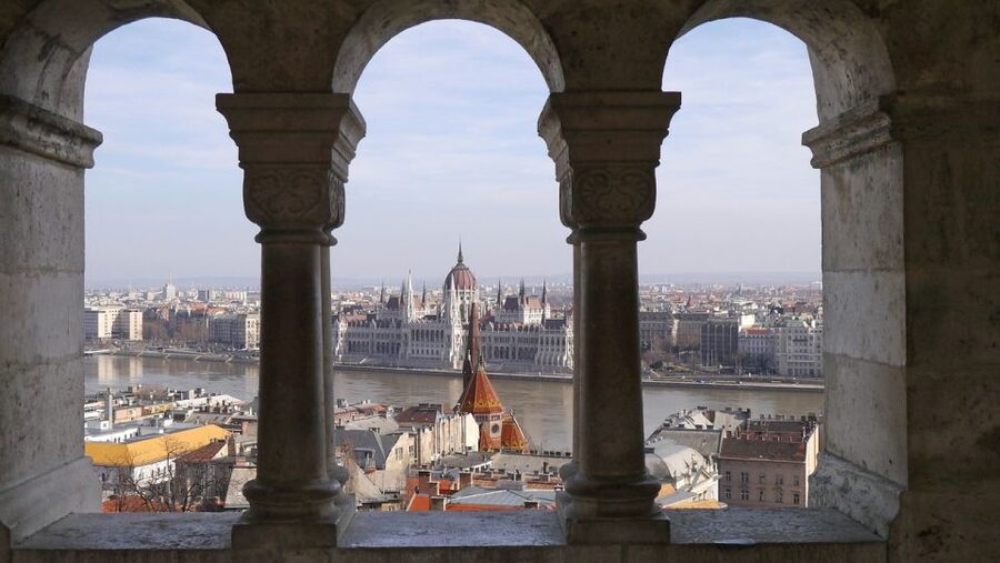 Buda Castle: Private Walking Tour - Matthias Church and its Gothic detail