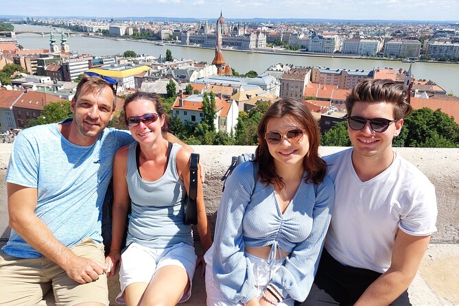 Buda Castle Walking Tour: A Kingdom of Many Nations - Starting at the royal palace