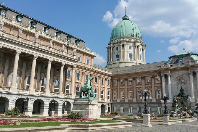 Buda Castle Walking Tour: A Kingdom of Many Nations - Guides are the heart of the experience