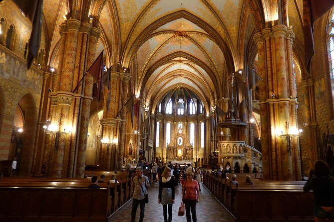 Buda Castle Walking Tour with Matthias church entry, Cake&Coffee - Starting at Clark Ádám tér at 2 p.m.