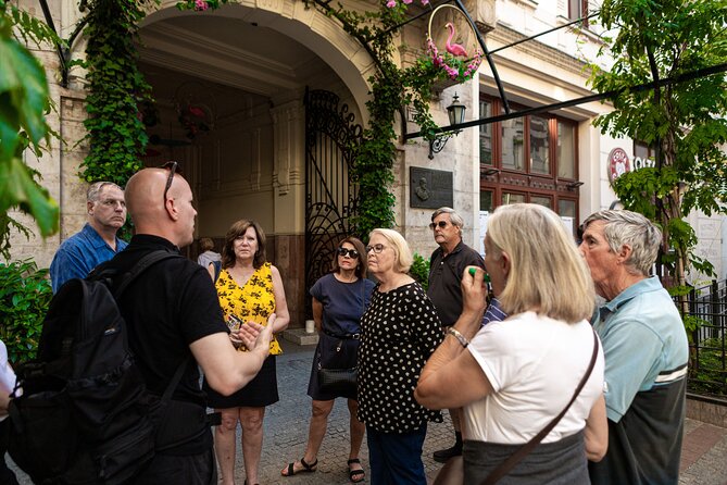 Buda Castle Walking Tour with Matthias church entry, Cake&Coffee - Guides who shape the experience