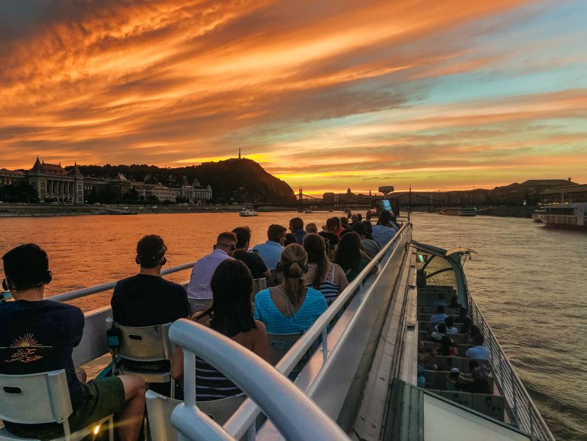 Budapest: 1-Hour Evening Sightseeing Cruise with Drink - Margaret Bridge and the river’s wider view