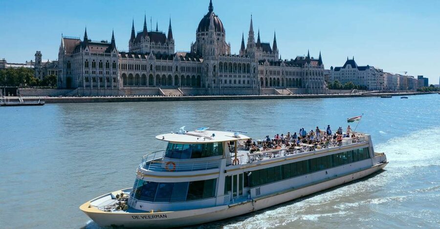 Budapest: 1-hour Sightseeing Danube River Cruise - Who will enjoy this Danube ride most?