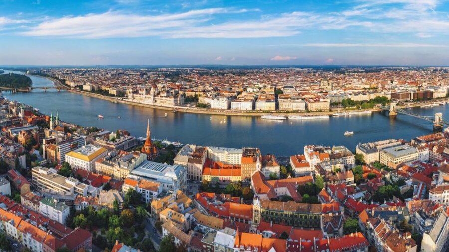 Budapest: 1-hour Sightseeing Danube River Cruise - Audio, Wi-Fi, and comfort aboard