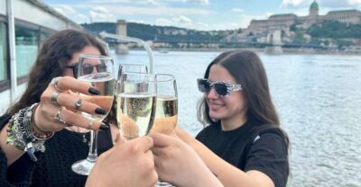1 hr Sunshine Booze Cruise with Prosecco