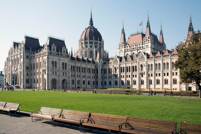 Budapest 3-Hour City Tour - Heroes’ Square and Hungary’s national story