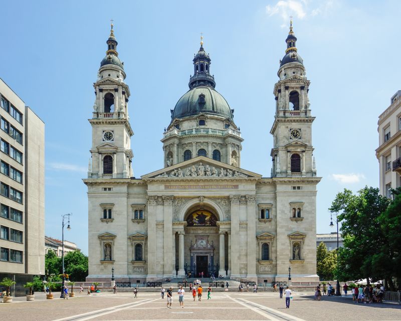 Budapest: 3-hour City Tour with Castle Walk + 1-hour Cruise - Heroes’ Square and the grand Pest boulevard