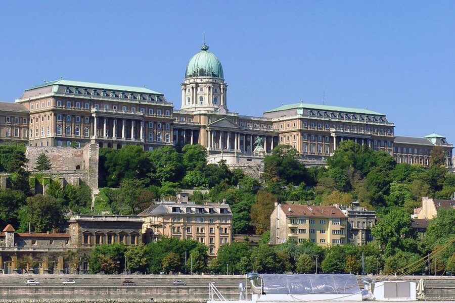 Budapest: 3-Hour Grand City Tour and Castle Walk - Gellért Hill and the Danube photo stop