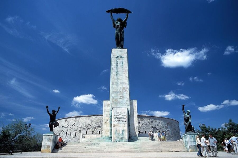 Budapest: 3-Hour Grand City Tour and Castle Walk - How much value do you get for $49?