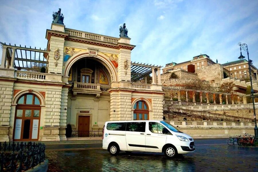 Budapest: 3-Hour Grand City Tour and Castle Walk - Starting with Heroes’ Square and the grand Pest avenues