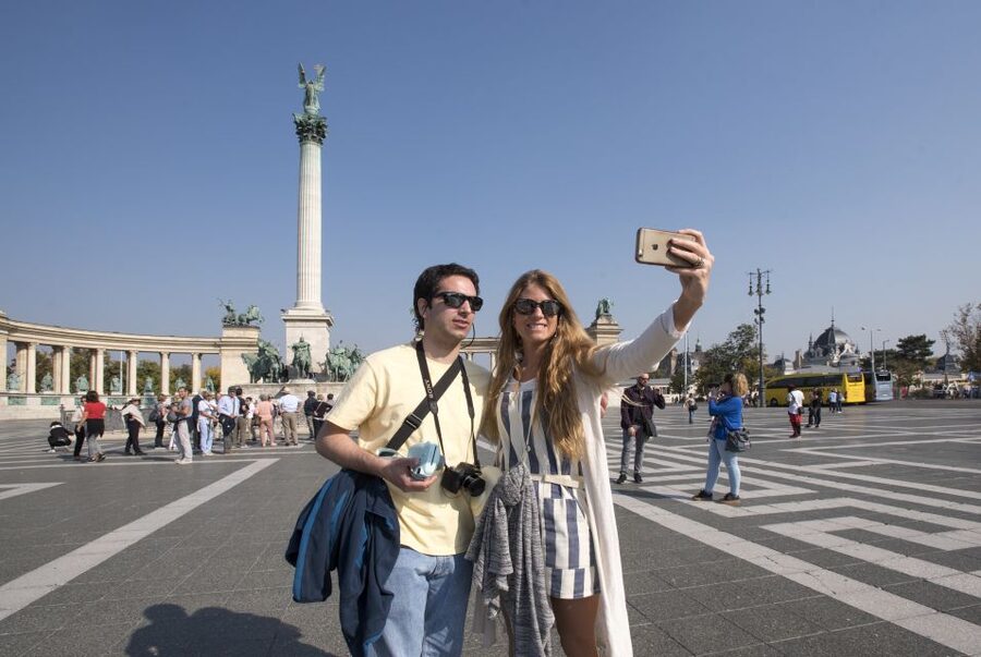 Budapest 3-Hour Private Walking Tour with Route Options - Central Market Hall, Váci Street, and shopping streets