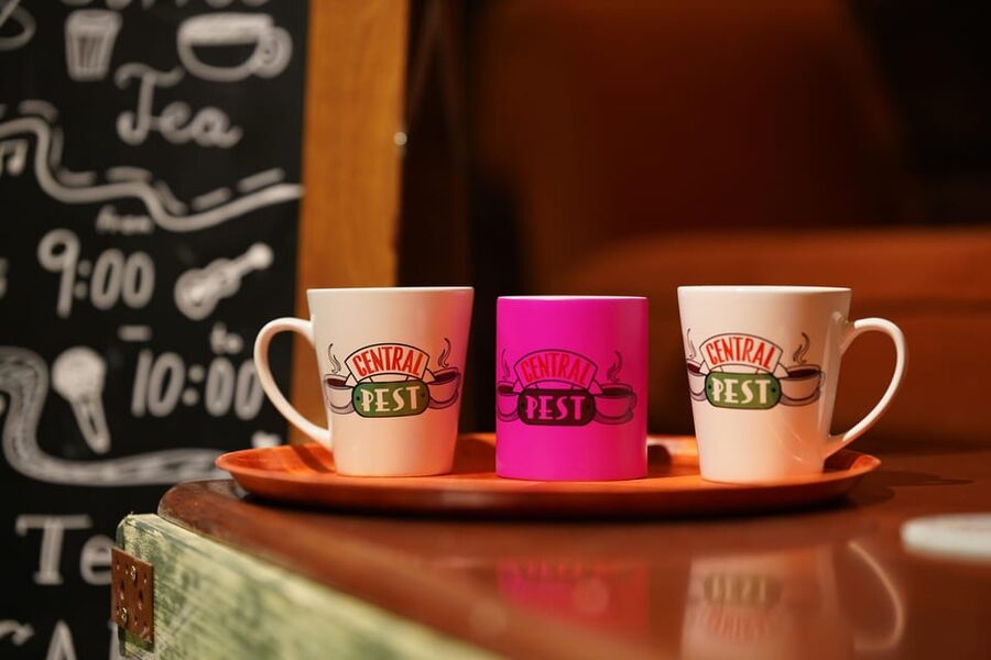 Budapest: 90s Sitcom Escape Room Adventure with Drinks - Is $31 per person good value?