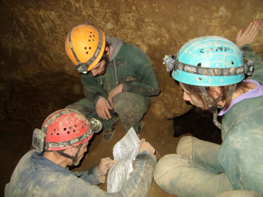 Budapest: Adventure Caving Tour with Guide - The guides make a hard activity feel manageable