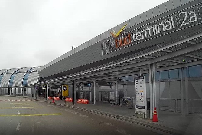 Budapest Airport Transfer - return (arrival & departure) with discount - The ride into central Budapest