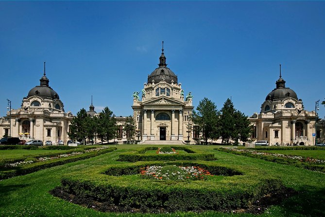 Budapest All in One Small Group Walking Tour with Strudel Stop - Heroes’ Square and the long story of Hungary