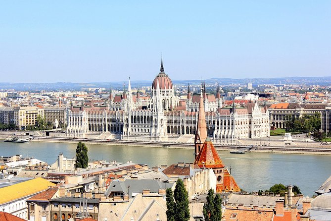 Budapest All in One Small Group Walking Tour with Strudel Stop - Climbing into Buda Castle District