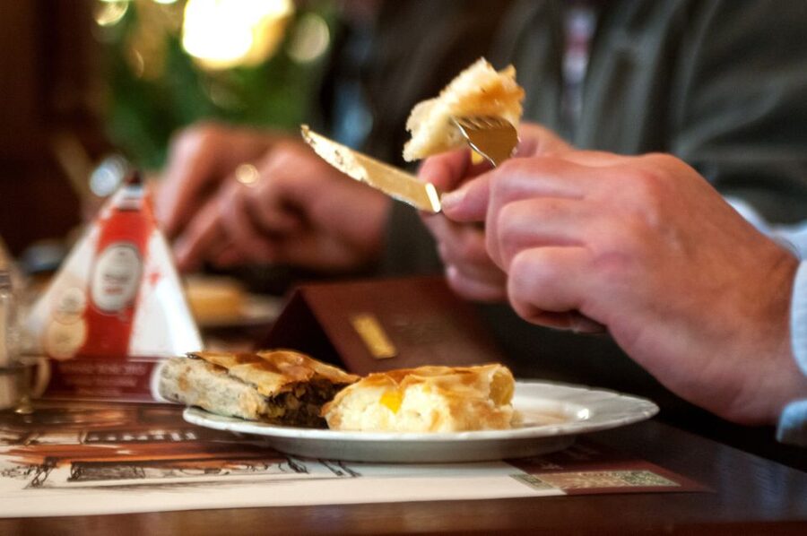 Budapest: All in One Walking Tour with Strudel House Stop - What the guide adds to the experience