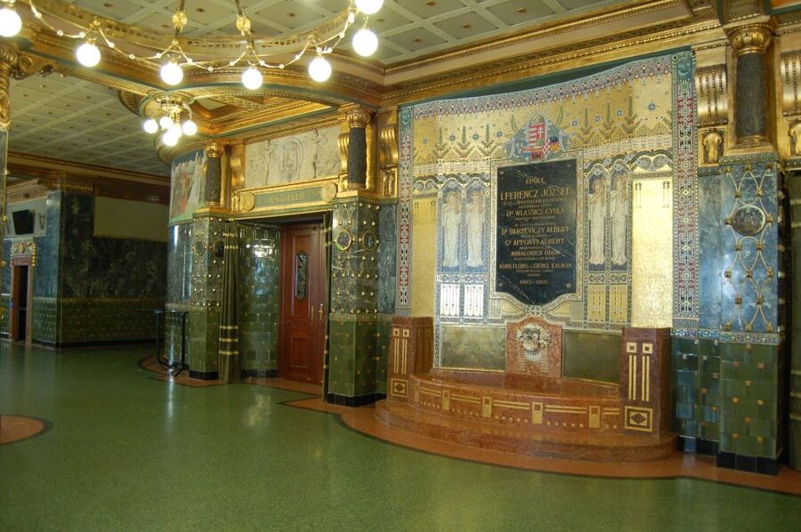 Budapest Art Nouveau Walking Tour - How much value does the $123 price offer?