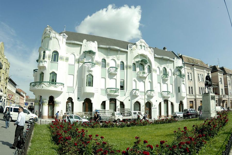 Budapest Art Nouveau Walking Tour - The Kazinczy Street Orthodox Synagogue finale