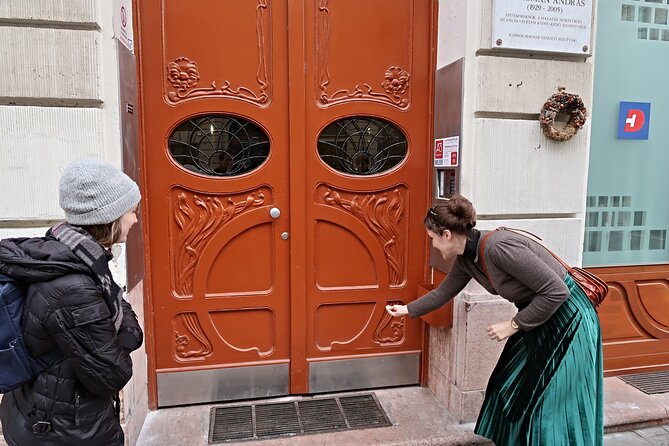Budapest Art Nouveau Walking Tour - Bedő House and the smaller details of Hungarian Secession