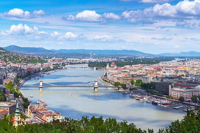 Budapest Audio Guide Cruise with Day, Sunset and Night Options - The Chain Bridge and Parliament