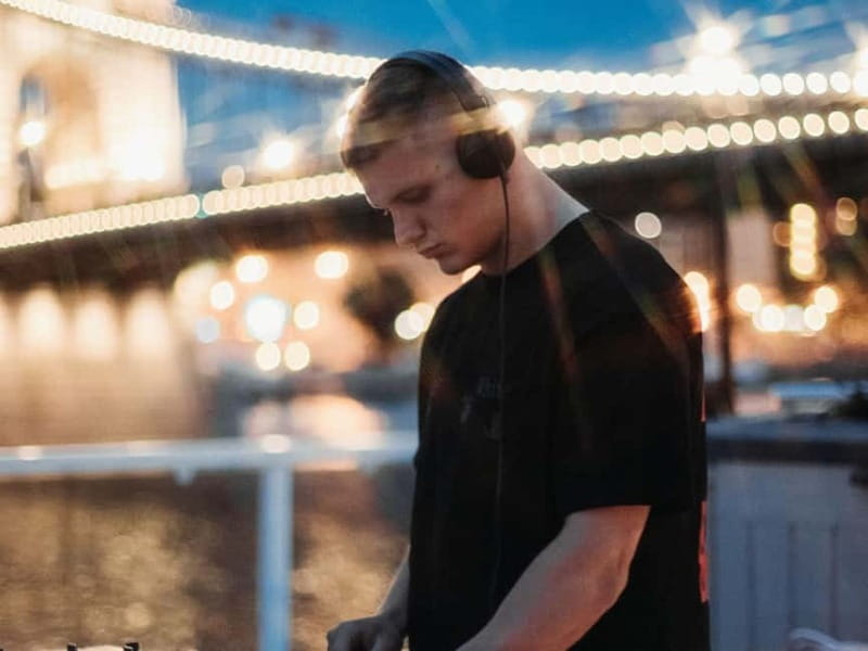 Budapest: BBQ Dinner Cruise w/ Live Music & Unlimited Drinks - Key Things To Know Before You Book