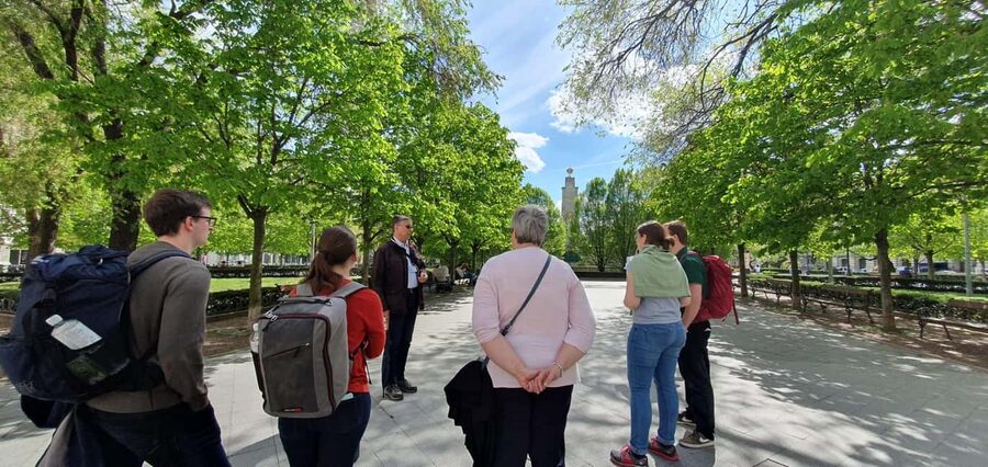 Budapest: Best of Downtown and Jewish Quarter Tour - Parliament and the Andrássy Statue: A Strong Start