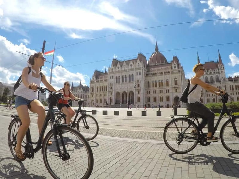 Budapest Bike Tour with a Hungarian Goulash - Key points at a glance
