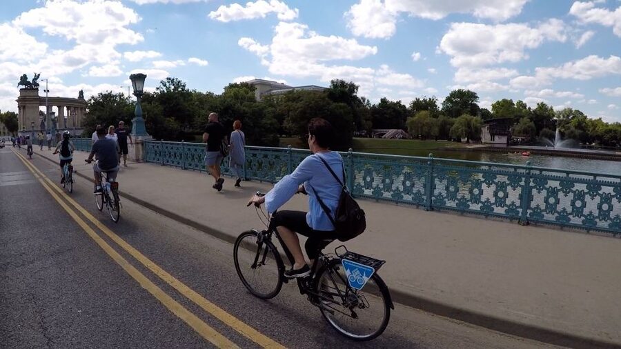 Budapest Bike Tour with a Hungarian Goulash - St. Stephen’s Basilica, Chain Bridge, and the Danube divide
