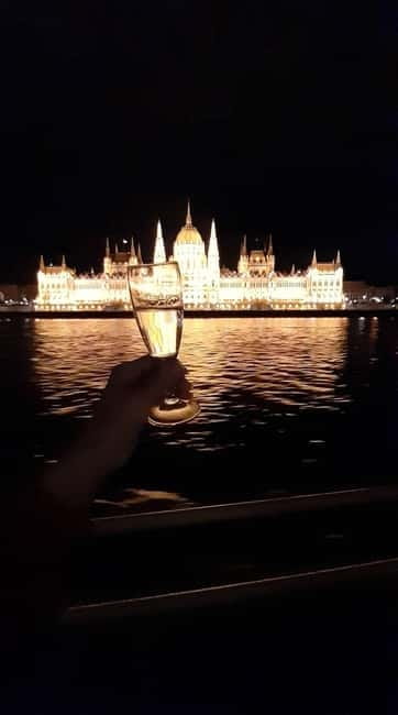 Budapest: Boat Cruise with Personal Guide and Drink - Why Budapest looks best from the Danube