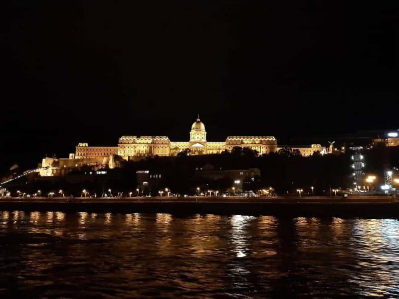 Budapest: Boat Cruise with Personal Guide and Drink - The landmarks you will see from the water