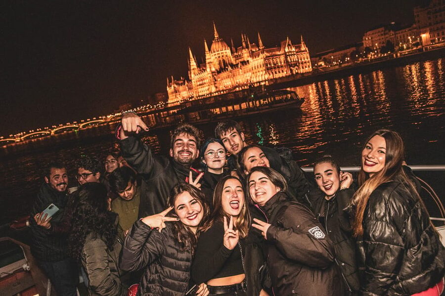Budapest: Boat Party with option of Unlimited Drinks - A night built around Budapest’s best view