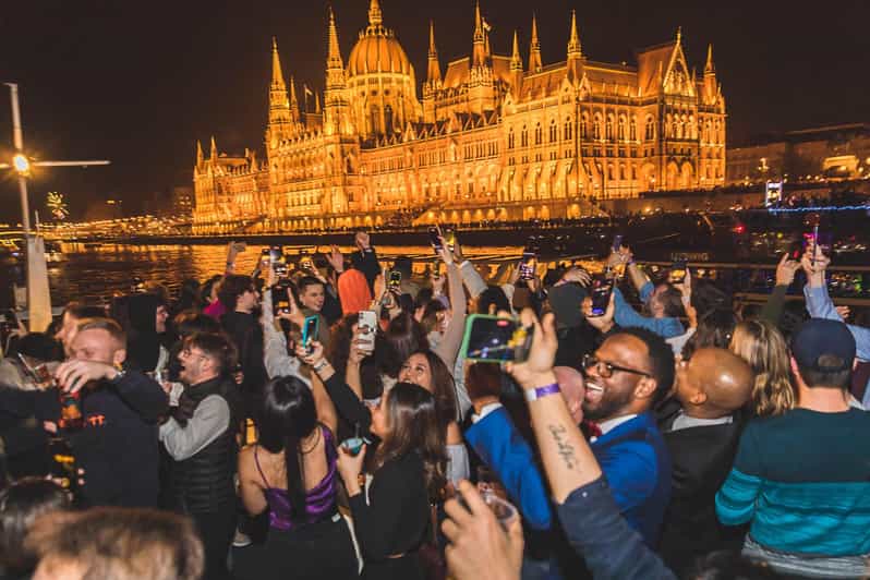 Budapest: Boat Party with option of Unlimited Drinks - Boarding the Danube cruise