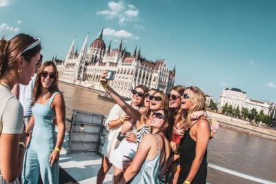Boat Party with option of Unlimited Drinks